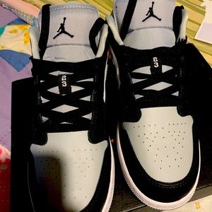 Jordan 1 Low Grey Toe (GS) boy size 7y